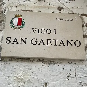Corte San Gaetano Pensión Bari